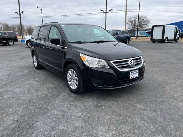 2013 Volkswagen Routan SE w/RSE & Navigation