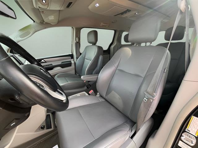 2013 Volkswagen Routan SE w/RSE & Navigation