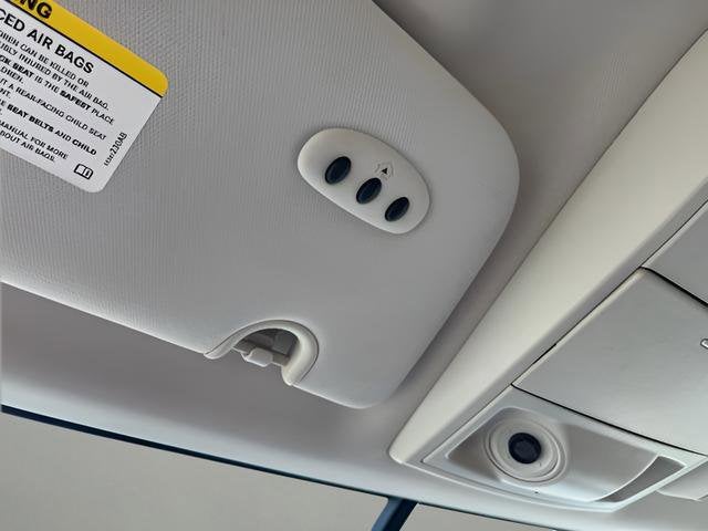 2013 Volkswagen Routan SE w/RSE & Navigation