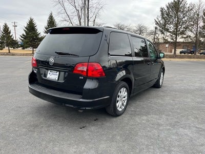 2013 Volkswagen Routan SE w/RSE & Navigation