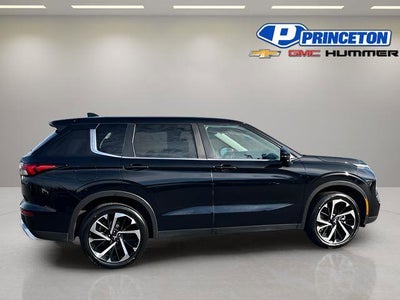 2023 Mitsubishi Outlander SE