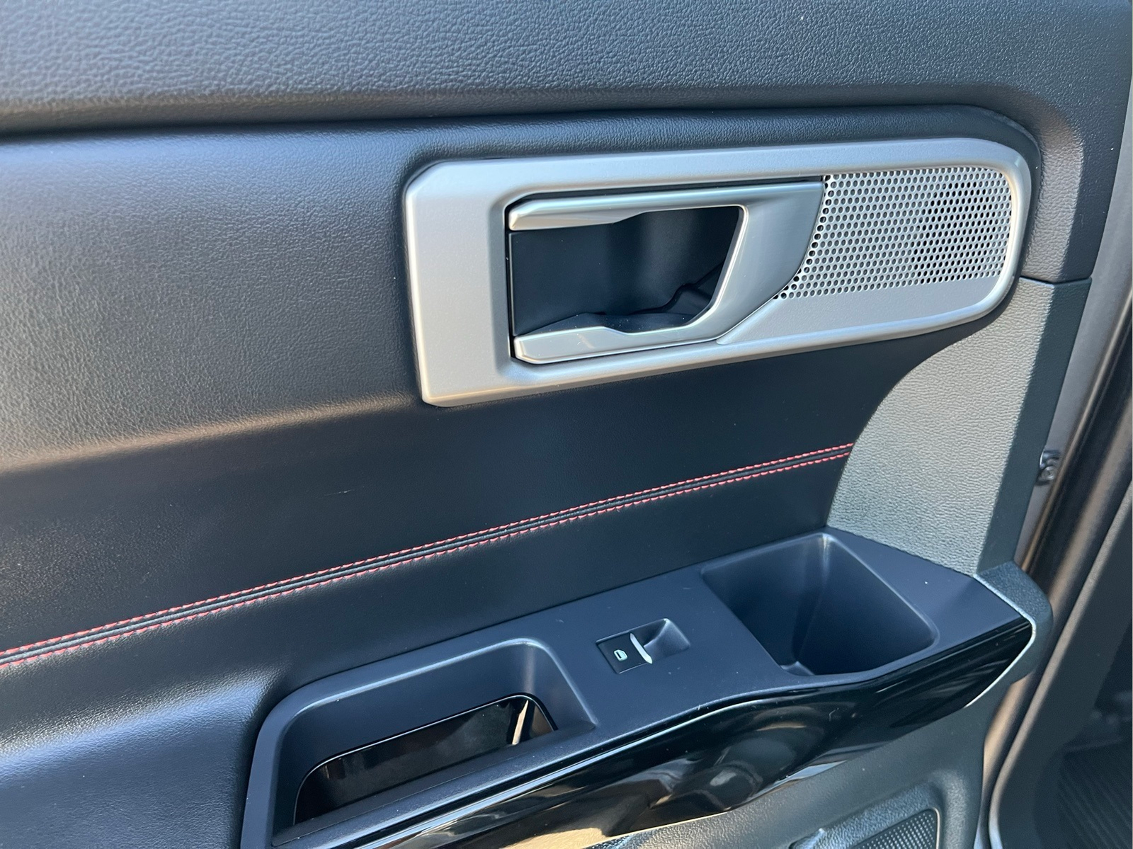 2024 Ford Explorer ST-Line