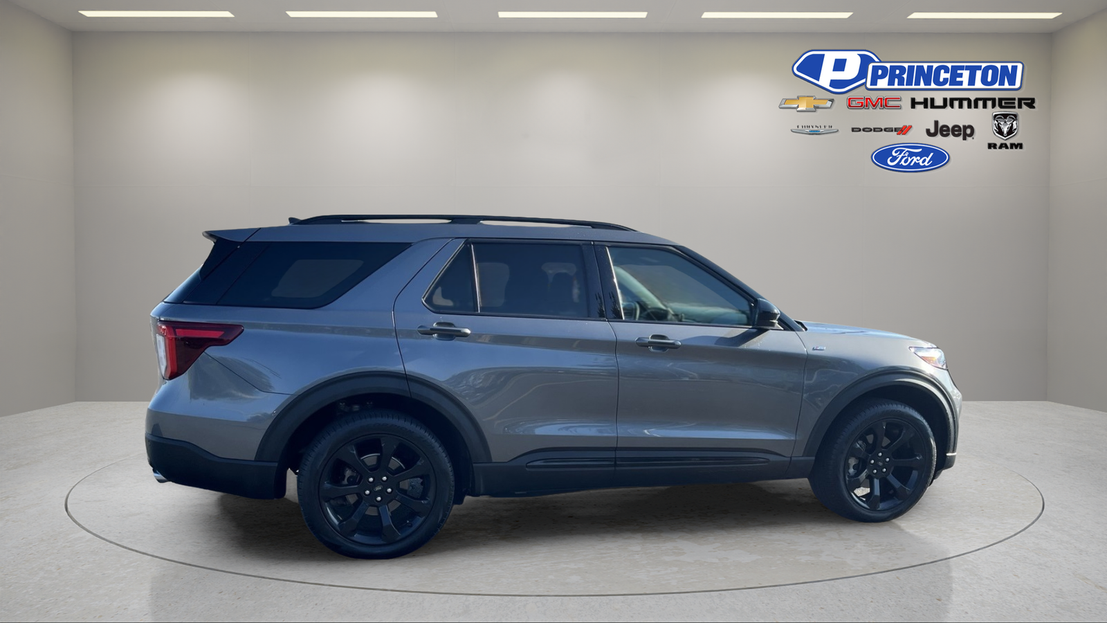2024 Ford Explorer ST-Line