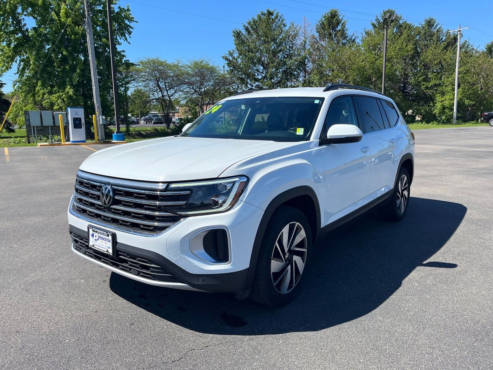 2024 Volkswagen Atlas 2.0T SE w/Technology