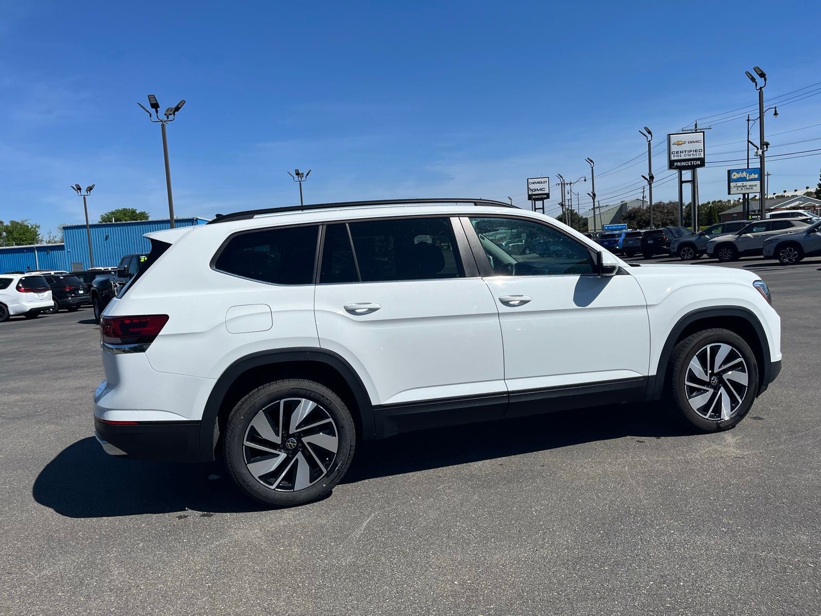 2024 Volkswagen Atlas 2.0T SE w/Technology