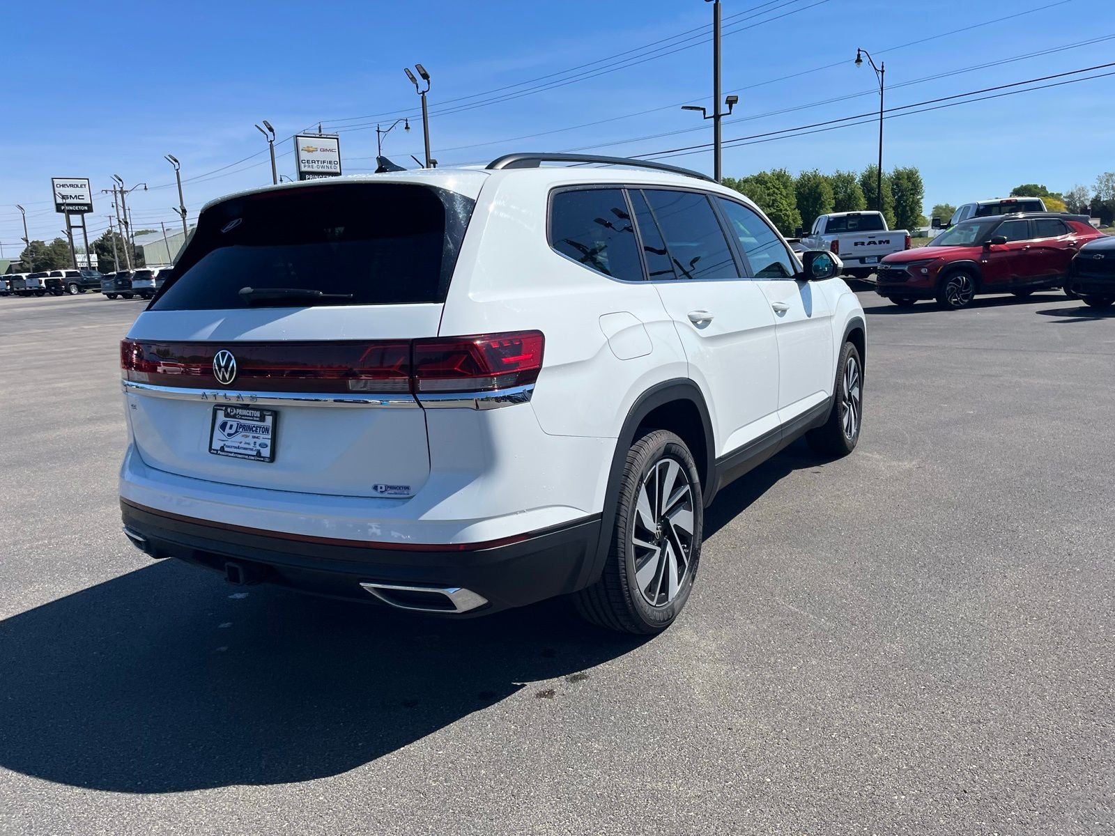 2024 Volkswagen Atlas 2.0T SE w/Technology