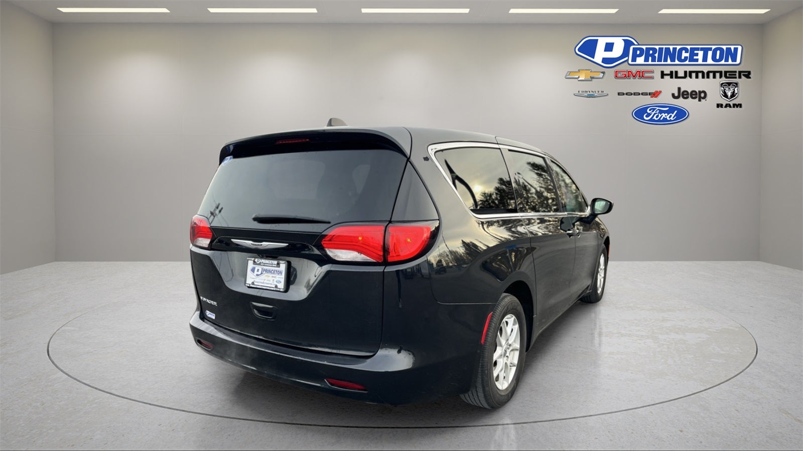 2023 Chrysler Voyager LX