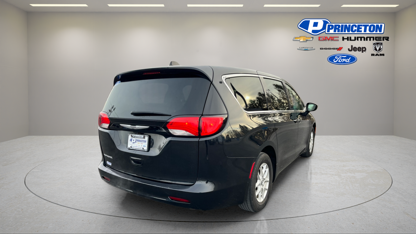 2023 Chrysler Voyager LX