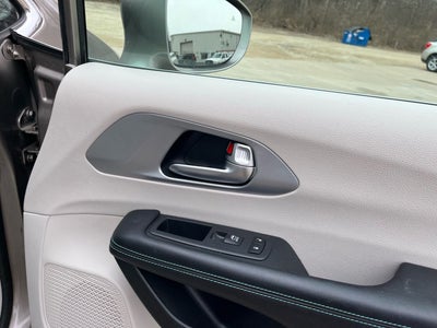 2018 Chrysler Pacifica Hybrid Touring Plus