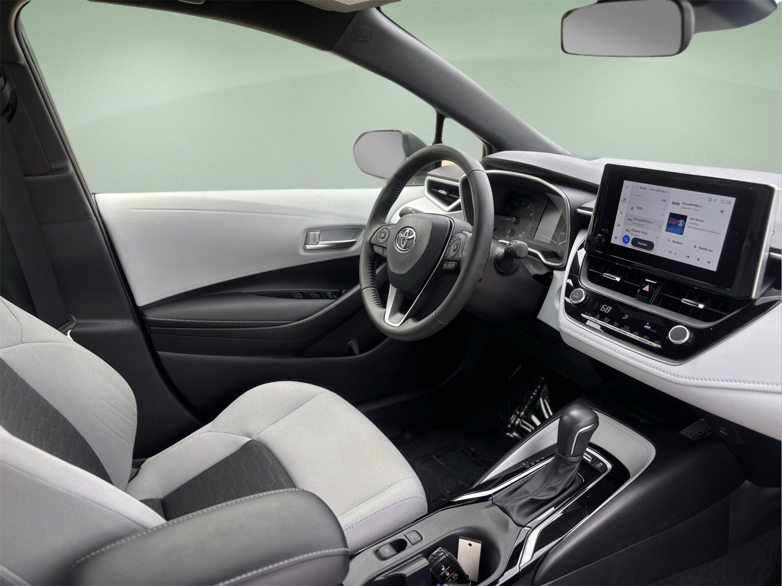 2024 Toyota Corolla Hatchback SE