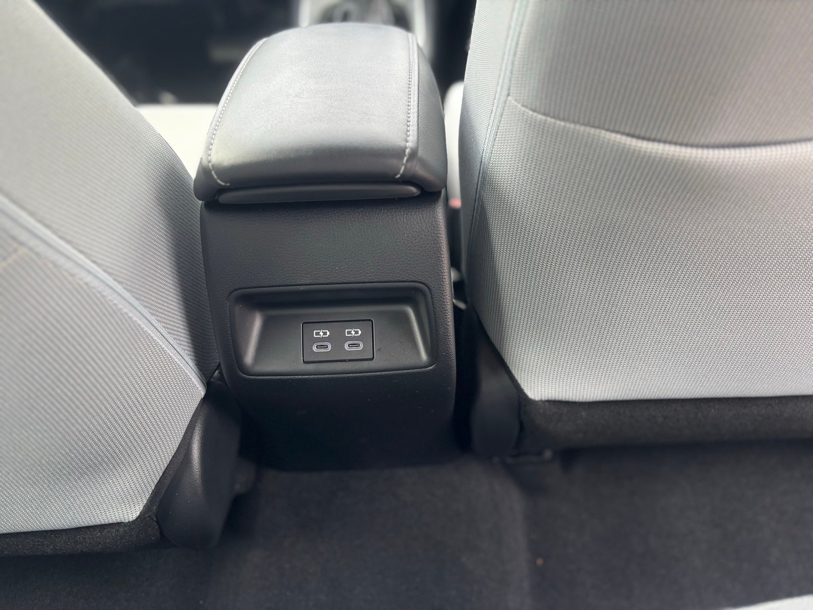 2024 Toyota Corolla Hatchback SE