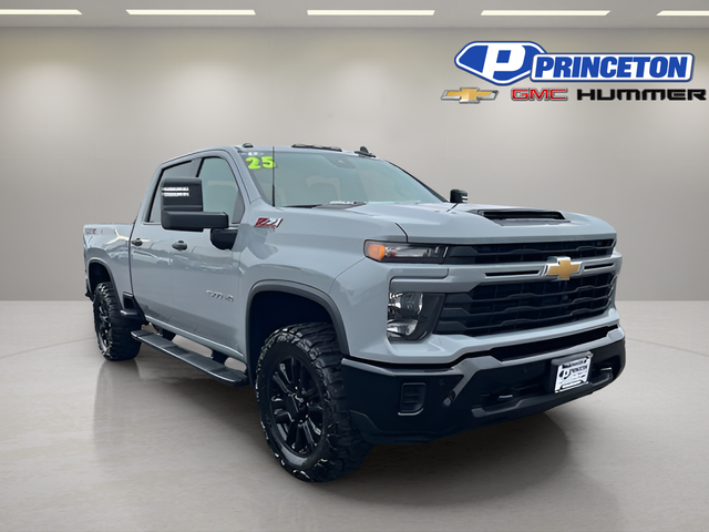 2025 Chevrolet Silverado 2500HD 4WD Crew Cab Standard Bed Custom