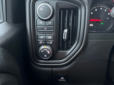 2025 Chevrolet Silverado 2500HD 4WD Crew Cab Standard Bed Custom