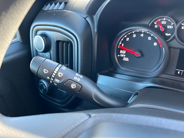 2021 Chevrolet Silverado 1500 4WD Crew Cab Short Bed Custom