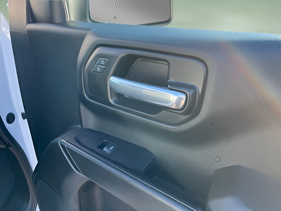 2021 Chevrolet Silverado 1500 4WD Crew Cab Short Bed Custom