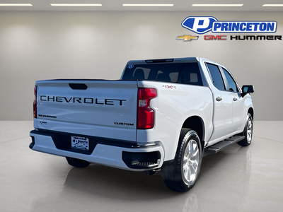 2021 Chevrolet Silverado 1500 4WD Crew Cab Short Bed Custom