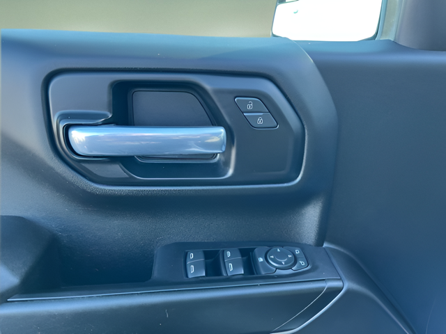 2021 Chevrolet Silverado 1500 4WD Crew Cab Short Bed Custom