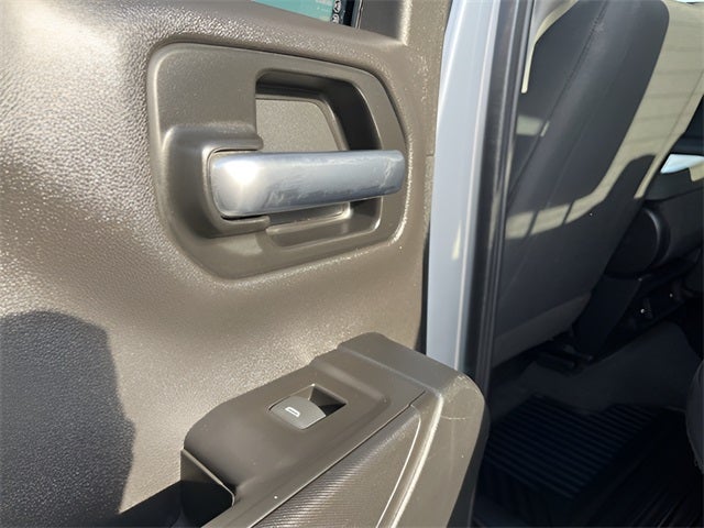 2021 Chevrolet Silverado 1500 4WD Double Cab Standard Bed Custom