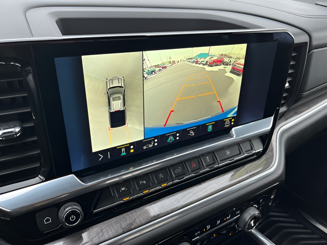 2022 Chevrolet Silverado 1500 4WD Crew Cab Short Bed LTZ