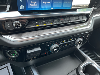 2022 Chevrolet Silverado 1500 4WD Crew Cab Short Bed LTZ