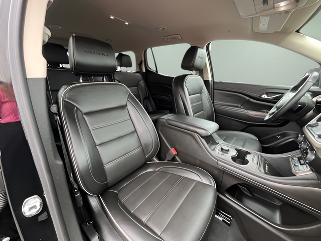 2023 GMC Acadia AWD Denali