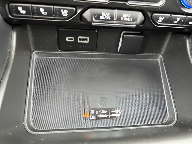 2023 GMC Yukon 4WD SLT