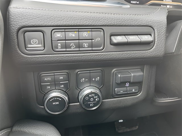 2022 GMC Yukon 4WD Denali