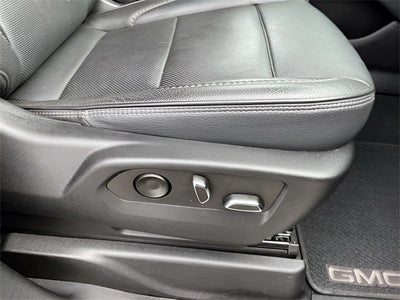 2022 GMC Yukon 4WD Denali