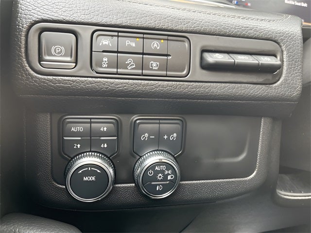 2023 GMC Yukon 4WD Denali