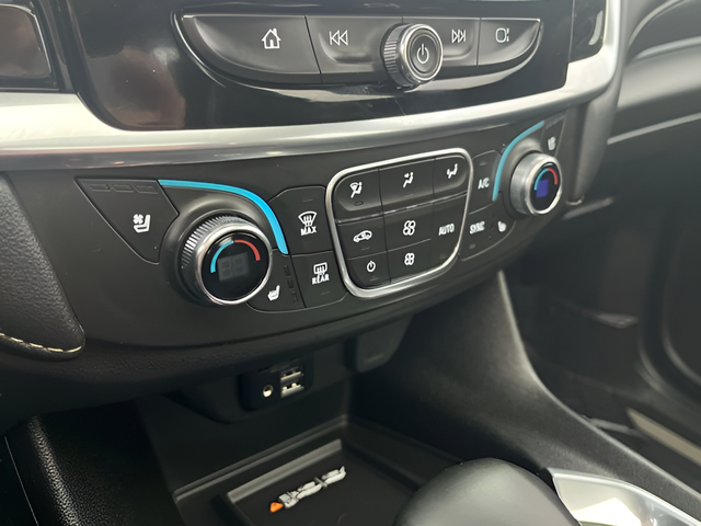 2023 Chevrolet Traverse AWD Premier