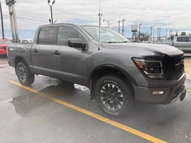 2021 Nissan TITAN Crew Cab PRO-4X 4x4