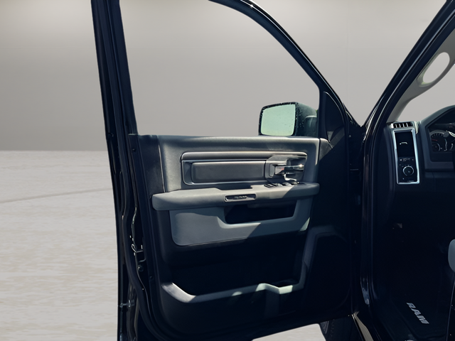 2018 RAM 1500 Big Horn Crew Cab 4x4 5'7' Box