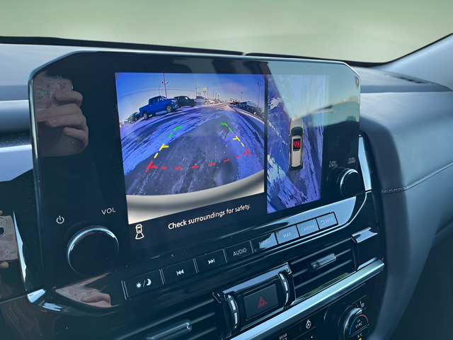 2025 Nissan Pathfinder SL 4WD