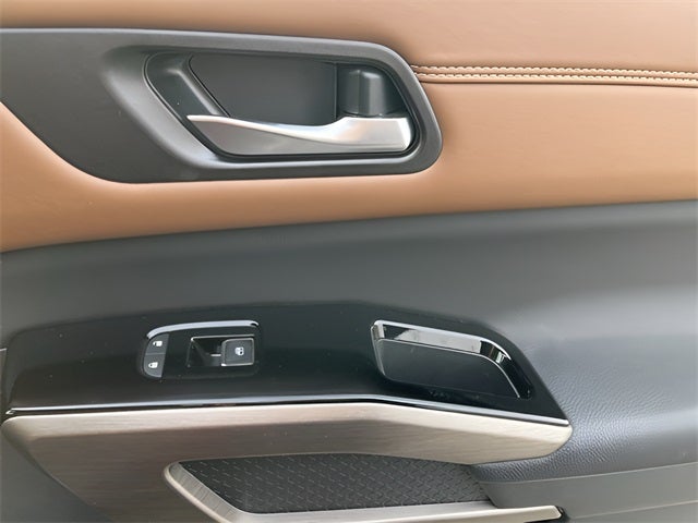 2023 Nissan Pathfinder Platinum 4WD